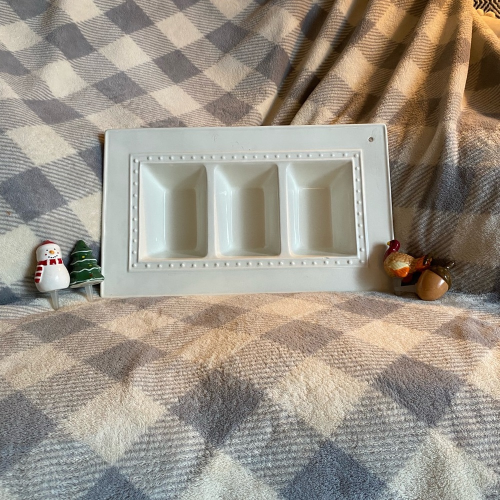 Serving tray with holiday attachments